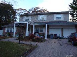 25 Eva Ln, Farmingville, NY 11738