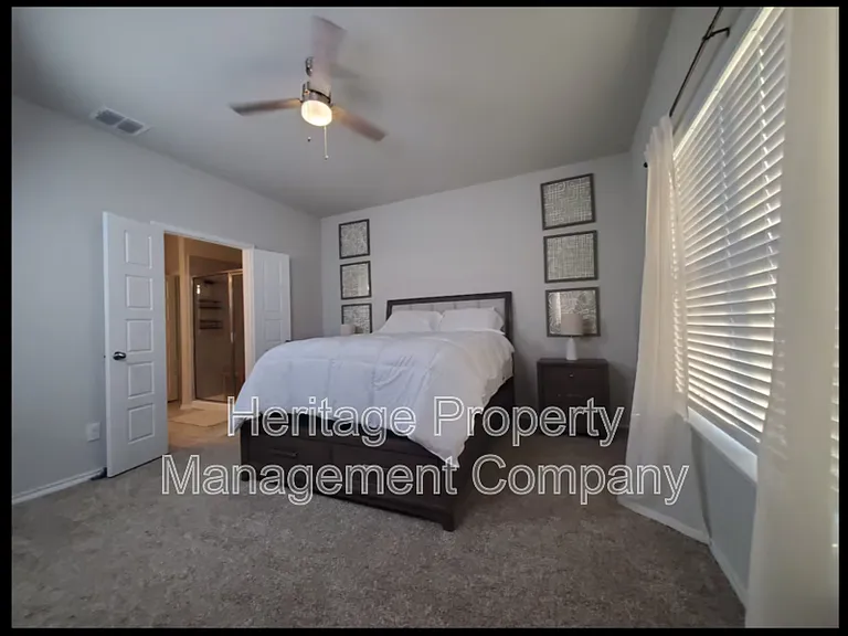 10522 Barbeque Bay — Photo 12
