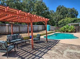 6942 Creekside St, Redding, CA 96001