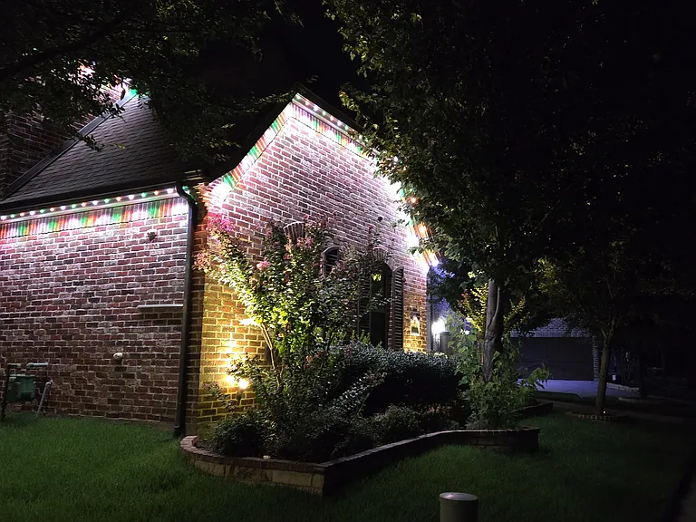 Exterior_Holiday_Lights_4