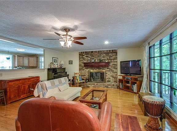 2nd image of 7382 Bridle Dr