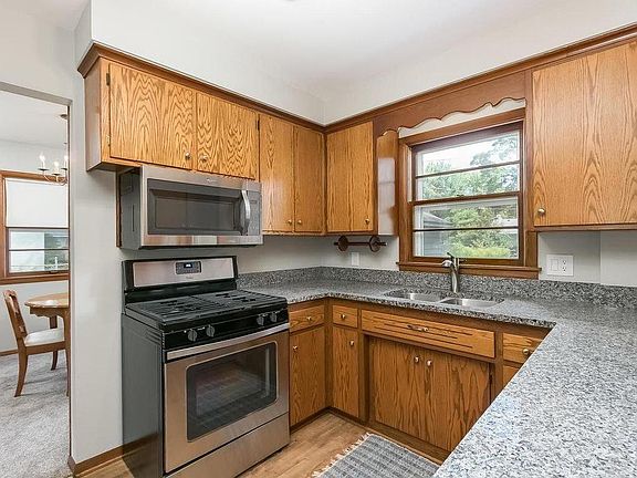 2nd image of 1808 Cressy Ave
