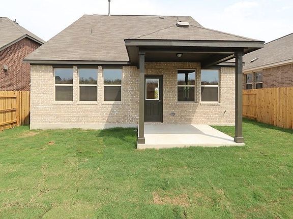 5th image of 221 Papaya Dr