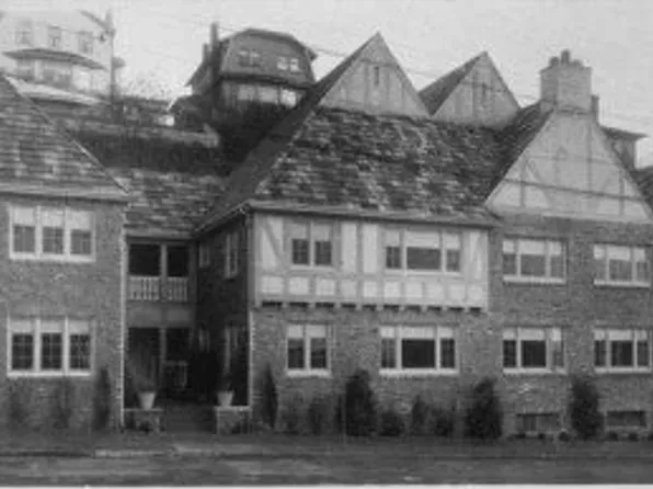 Anhalt, 1320 Queen Anne Ave N APT 3, Seattle, WA 98109