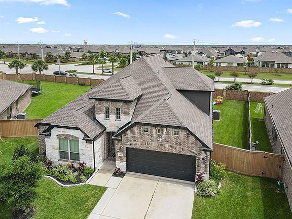 3rd image of 13126 Chateau Landing Dr