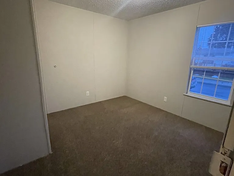 Oakridge Estates — Photo 16