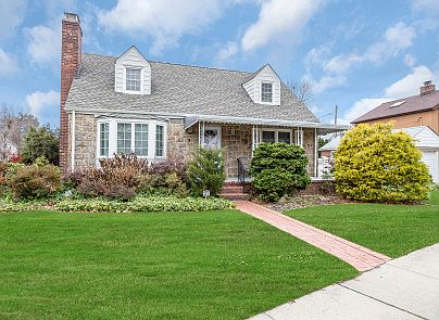 3rd image of 37 Aster Dr