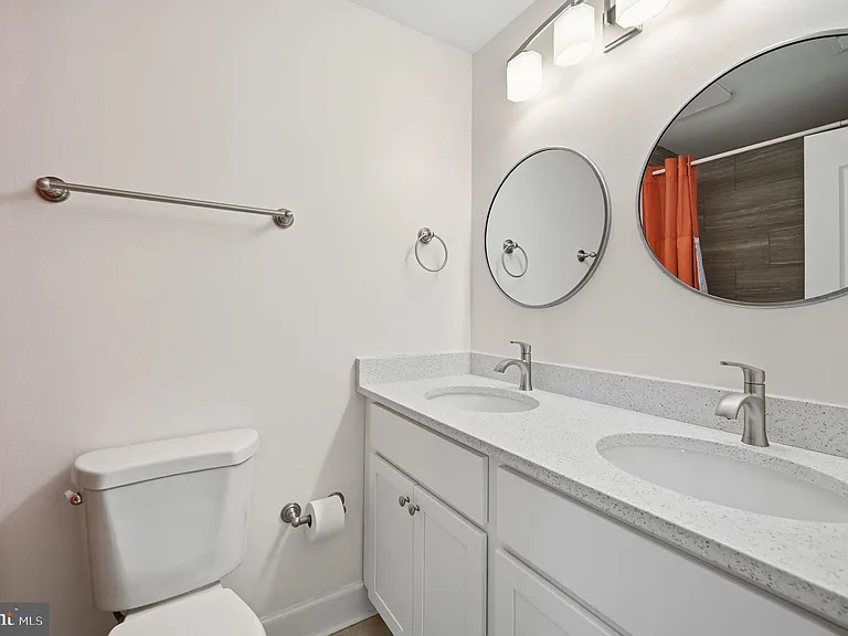 5610 Cavalier Woods Ln — Photo 23