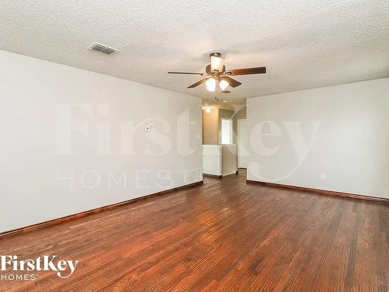 3900 Golden Horn Ln — Photo 12