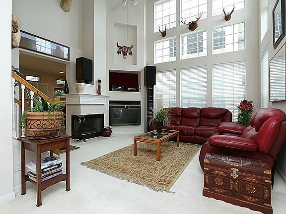 4th image of 10211 Thornleaf Ln
