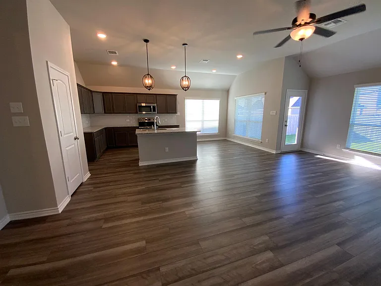 5208 Leaning Tree Dr — Photo 2