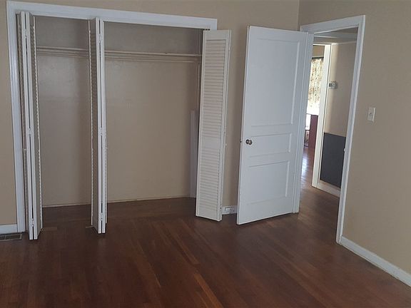 4th image of 209 California Ave