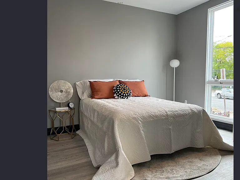 55 Logan Ave #1L — Photo 3