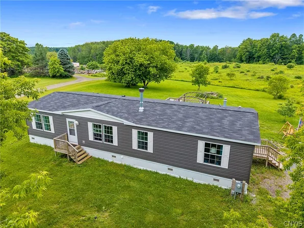 91 Hare Rd, Central Square, NY 13036