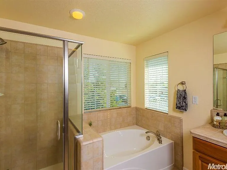 1972 Gregory Ct — Photo 16