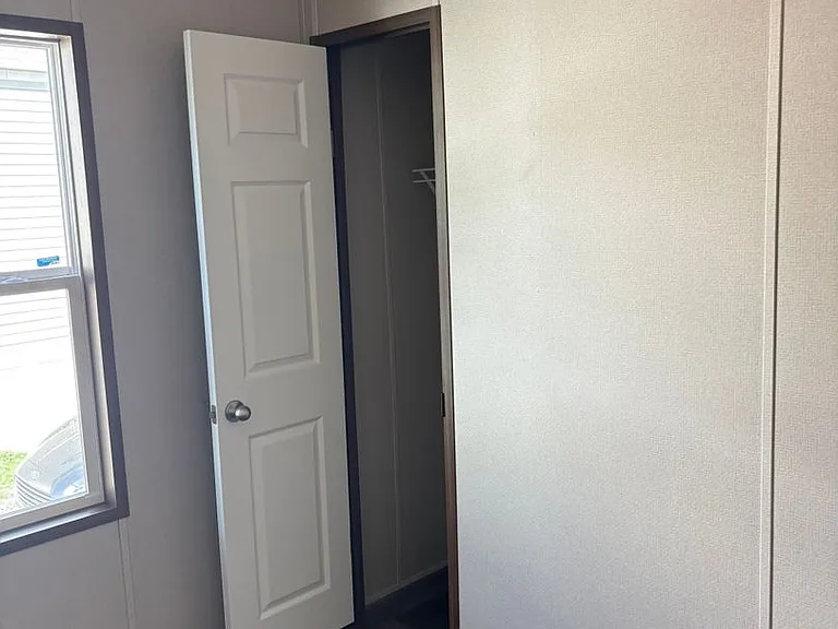 781 Virgil Ave — Photo 9