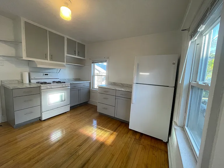 2521 W Michigan St — Photo 11