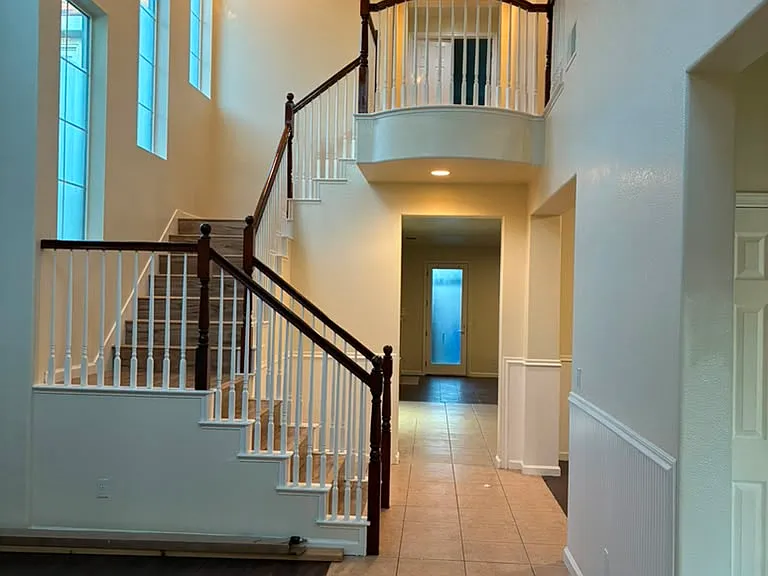 484 S Central Pkwy — Photo 3