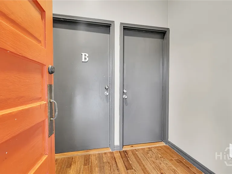 309 E Duffy St — Photo 5