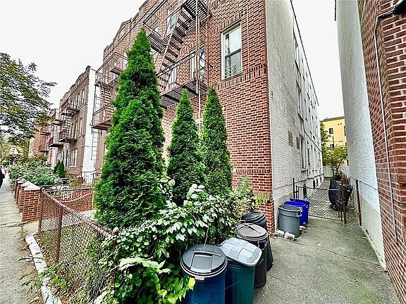 5th image of 7619 21st Ave #6