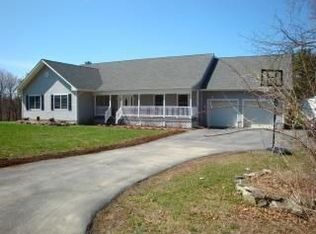 91 E Meadowbrook Ln, Staatsburg, NY 12580