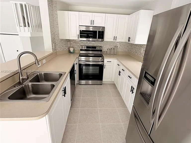 11242 SW 244th Ter — Photo 10