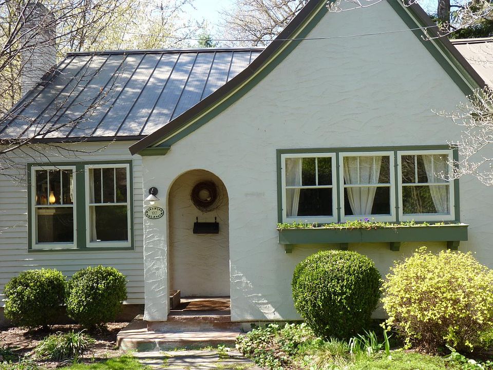 1st image of 107 Brookside Dr