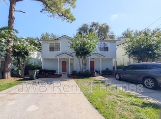 75 W 5th St, Atlantic Beach, FL 32233