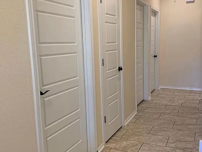 5981 Midcrown Dr — Photo 7