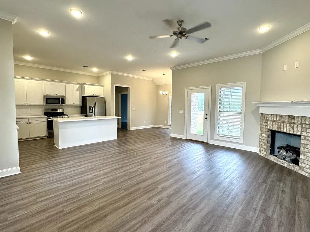 706 Kathleen Drive — Photo 4