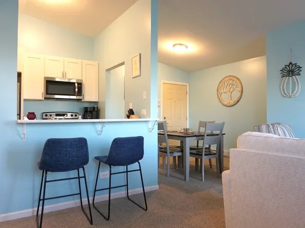 4301 W Shamrock Ln, McHenry, IL 60050