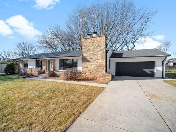 8695 North Regent ROAD, Fox Point, WI 53217