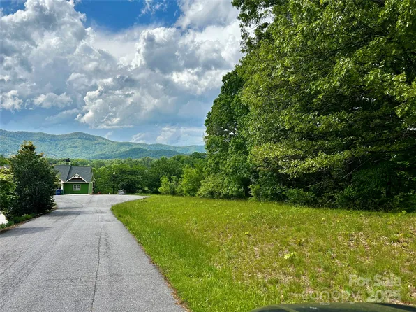 28 Lauren Ln #19, Candler, NC 28715