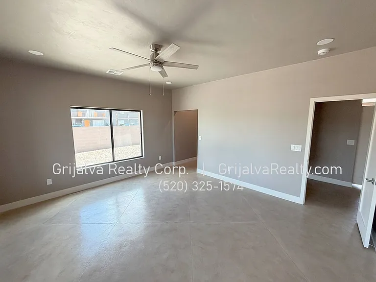 3861 3rd — Photo 32