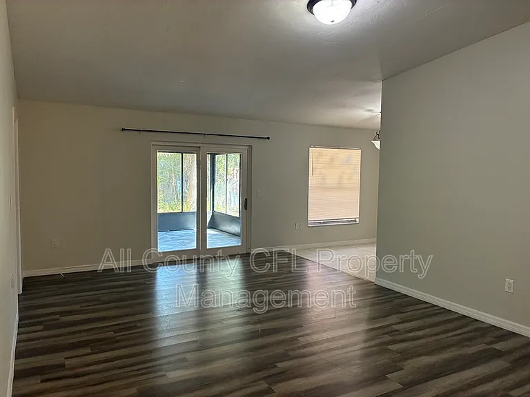 3050 Autumn Ct — Photo 2