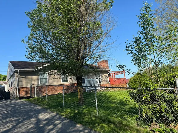 5 Mulberry Dr, Elkins, WV 26241