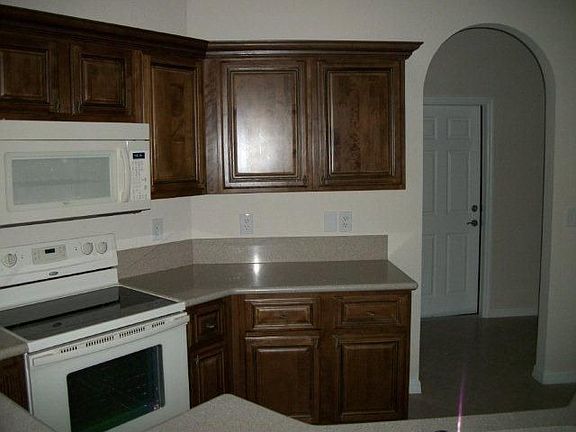 5th image of 819 Pipers Cay Dr