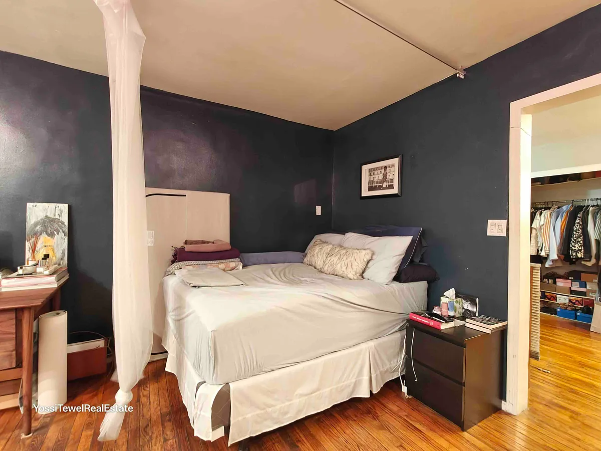 Building Photo - 114 Lafayette Ave #1F