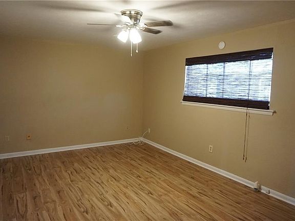 3rd image of 3703 Stefano St