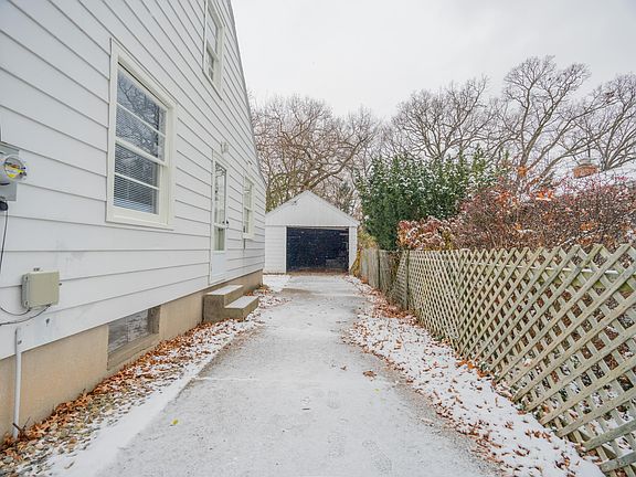 5th image of 1519 Gladstone Dr SE