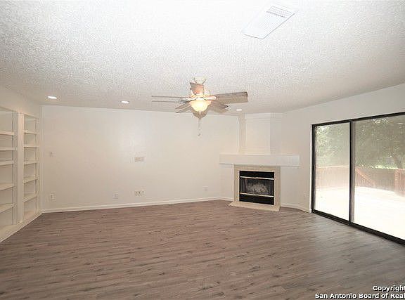 5th image of 1643 Jasmine Dr