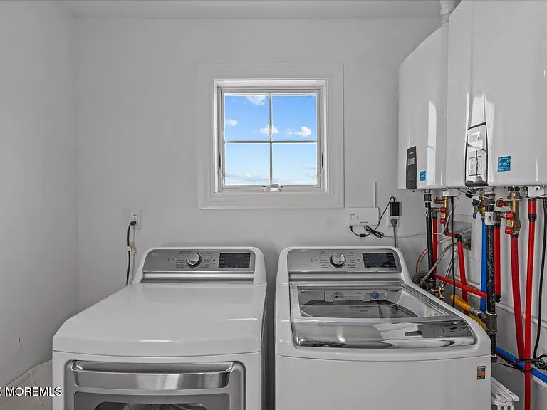 382 Western Ave — Photo 47
