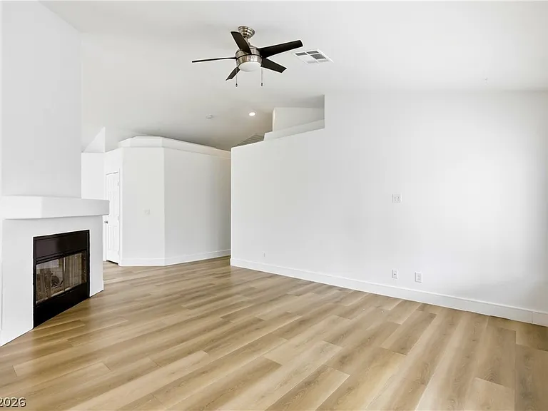 4818 Carefree Dr — Photo 11