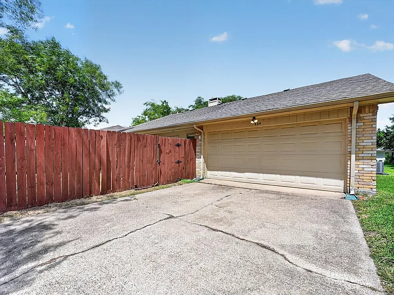 209 Glenwood Dr — Photo 31