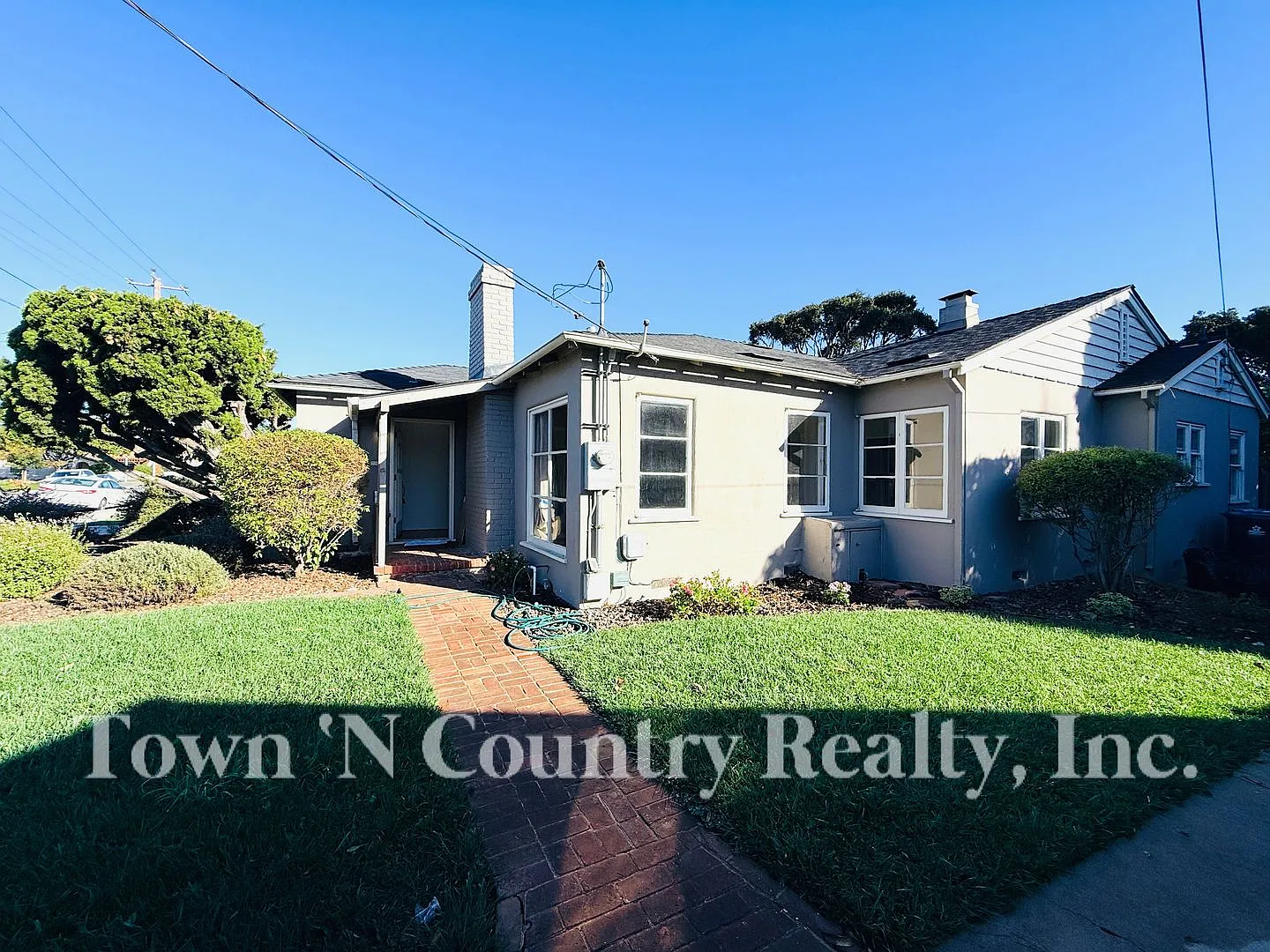 Charming 3-Bedroom Home in South Salinas Just Reduced! — Photo 2