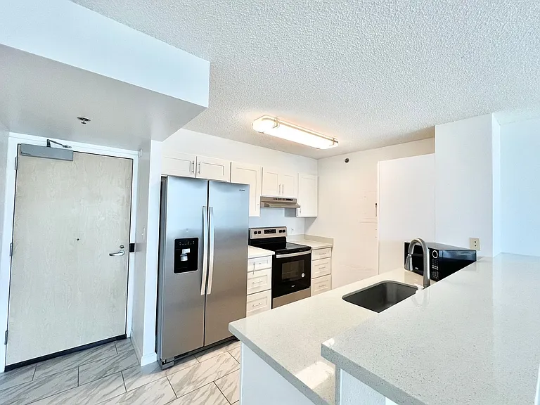 1448 Young St #1411 — Photo 5