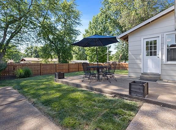 3rd image of 1490 Harkee Dr