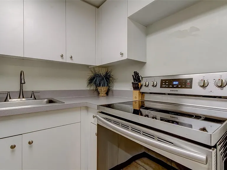 880 Mandalay Ave #604 — Photo 8