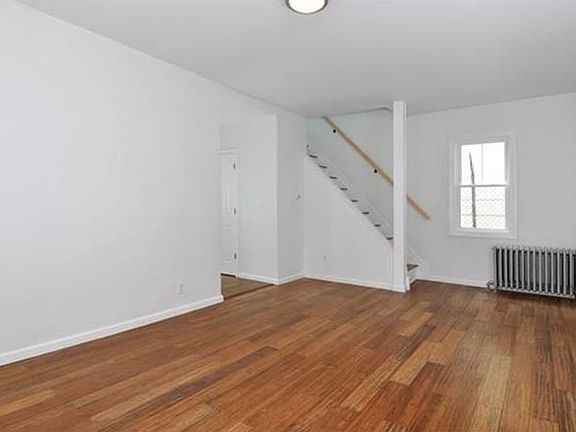 5th image of 194 Caroll St