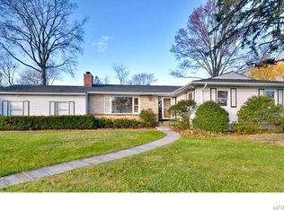 7 Sammis Ln, White Plains, NY 10605